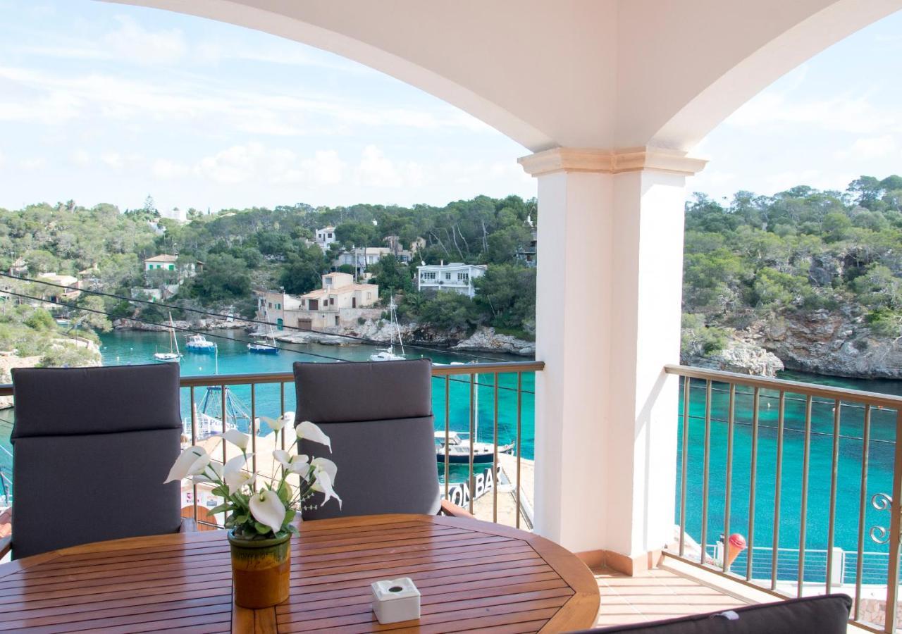 Apartamentos Vista Al Puerto 칼라 피구에라 외부 사진
