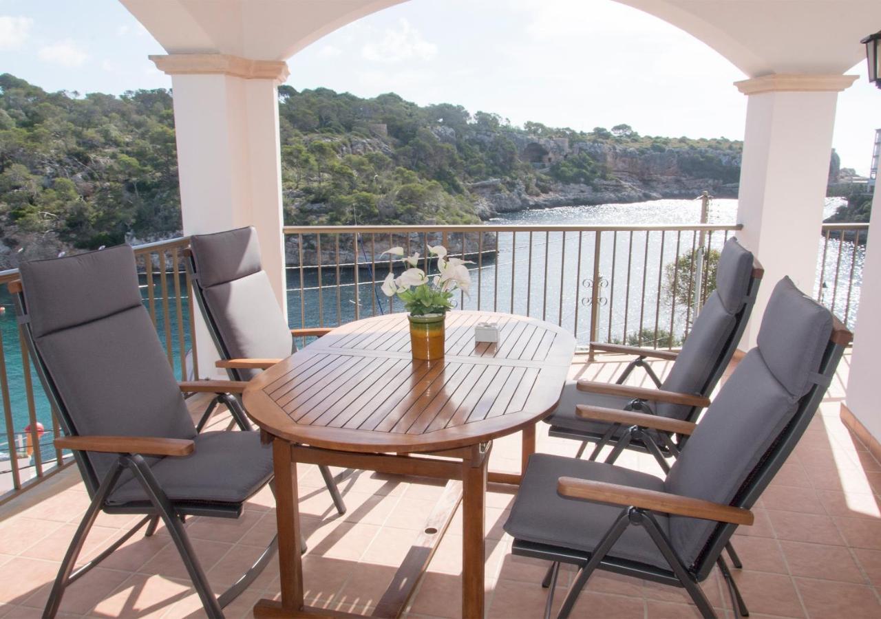 Apartamentos Vista Al Puerto 칼라 피구에라 외부 사진