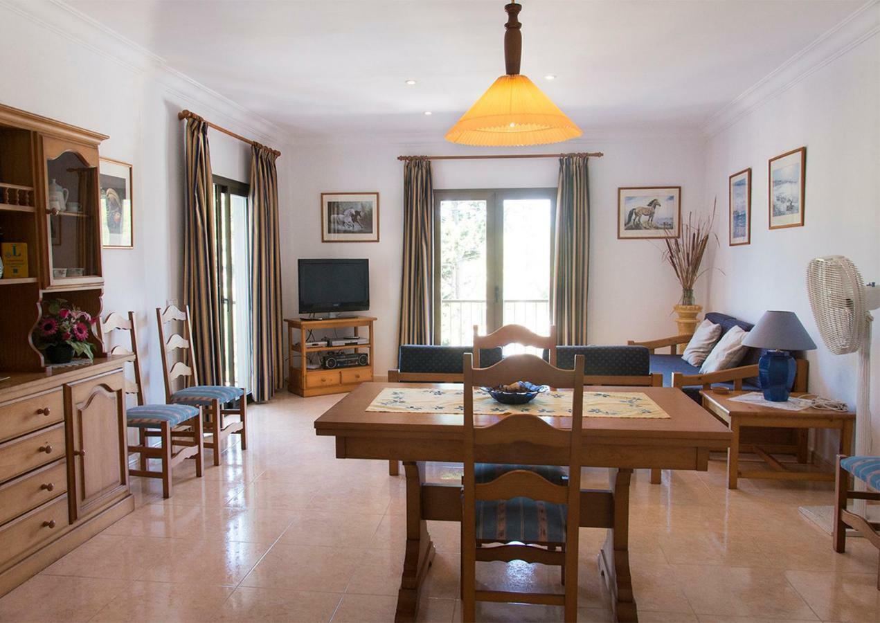 Apartamentos Vista Al Puerto 칼라 피구에라 외부 사진