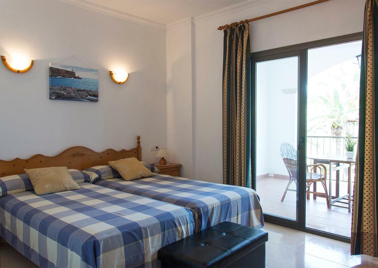 Apartamentos Vista Al Puerto 칼라 피구에라 외부 사진